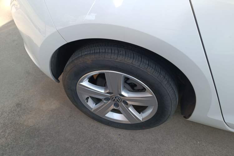 Used Volkswagen Golf 2017 1.6L Automatic Comfort Million-Vehicle Anniversary Edition
