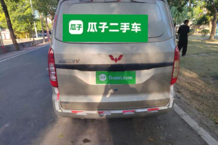 Used Wuling Hongguang V 2019 1.5L Jingqu Edition Sealed-Window Vehicle China VI LAR
