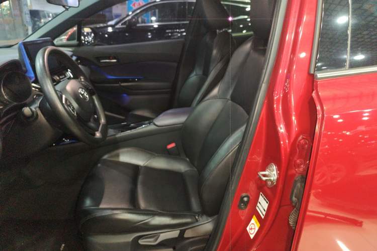 Used Toyota C-HR 2018 2.0L CoolRun Leading Edition with Sunroof China VI Standard
