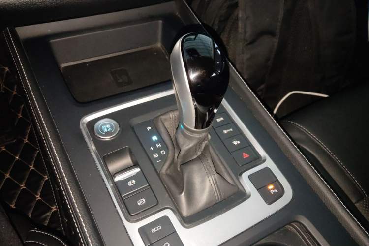 Used BYD Tang 2019 2.0T Automatic SmartConnect Luxury Edition 5 Seats China VI Standard