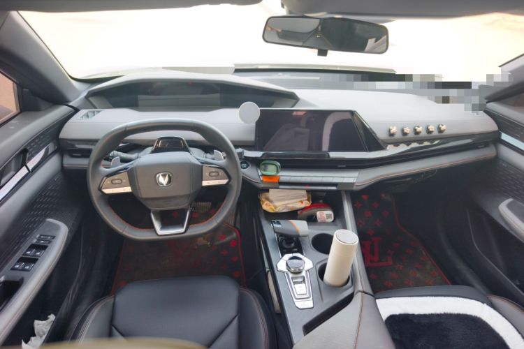 Used Changan UNI-V 2022 1.5T Smart Navigation Version
