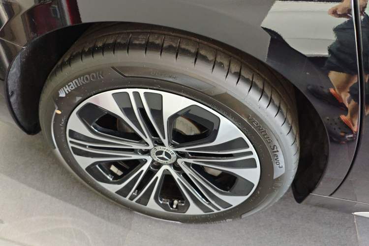 Used Mercedes-Benz E-Class 2025 Facelift E 300 L Luxury Edition
