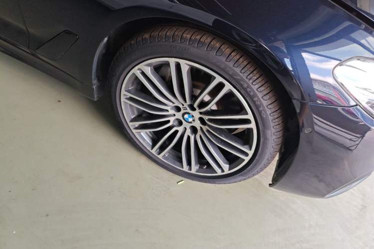 Used BMW 5 Series 2018 Facelifted 530Li xDrive M Sport Package
