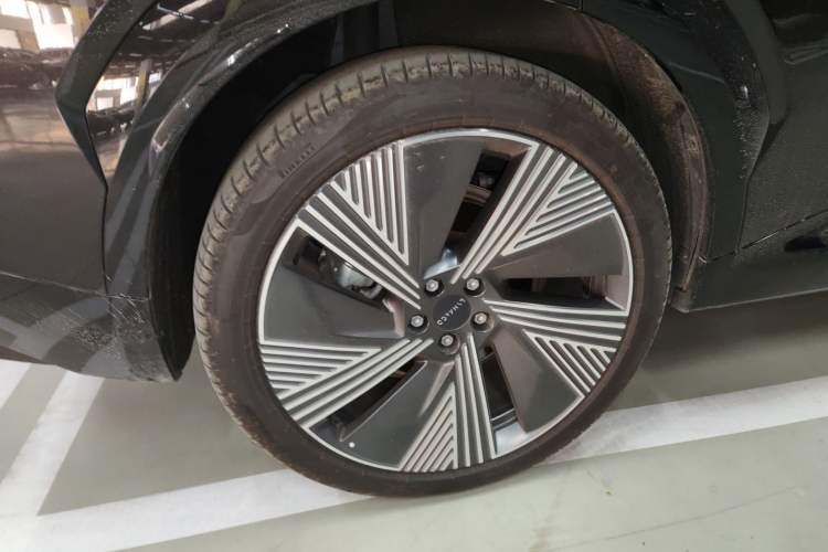 Used Lynk & Co 08 EM-P 2023 220km All-Wheel-Drive Performance Halo
