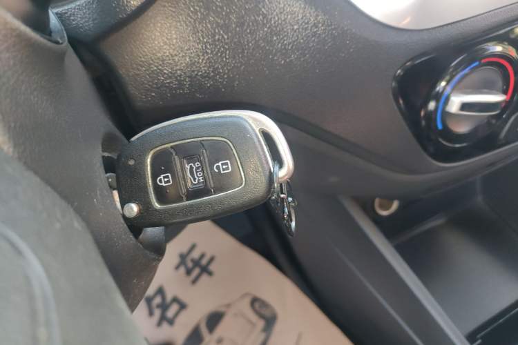 Used Hyundai Verna 2016 1.4L Manual Cool Edition GLS
