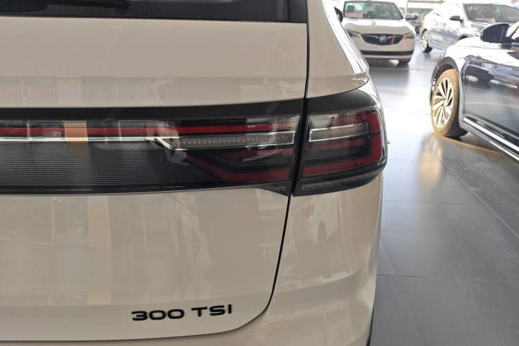 Used Volkswagen Tharu 2024 300TSI Two-Wheel-Drive Moon Luxury Edition
