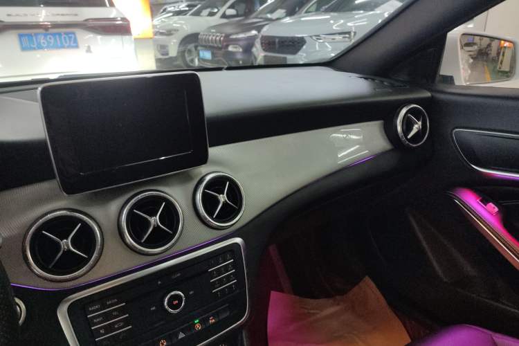 Used Mercedes-Benz CLA 2015 CLA 200
