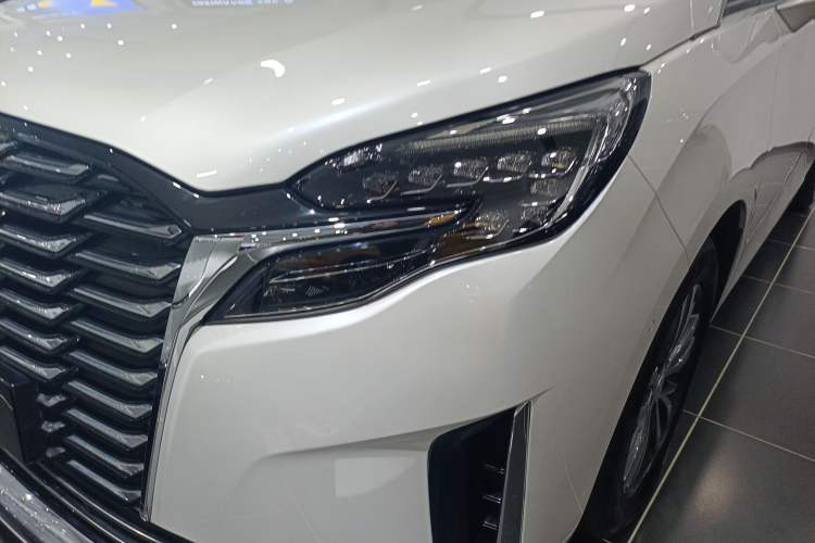 Used Buick GL8 2023 ES Lu Zun Deluxe Model
