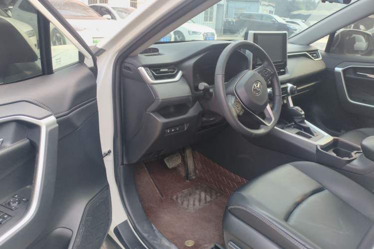 Used Toyota RAV4 2020 2.0L CVT Two-Wheel Drive Fashion PLUS Edition
