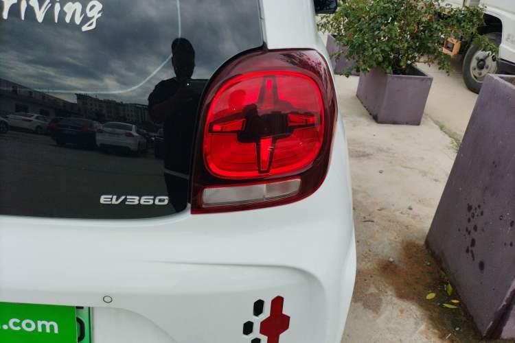 Used Roewe Clever 2021 302 km New Four-Seater Super-Efficient Version
