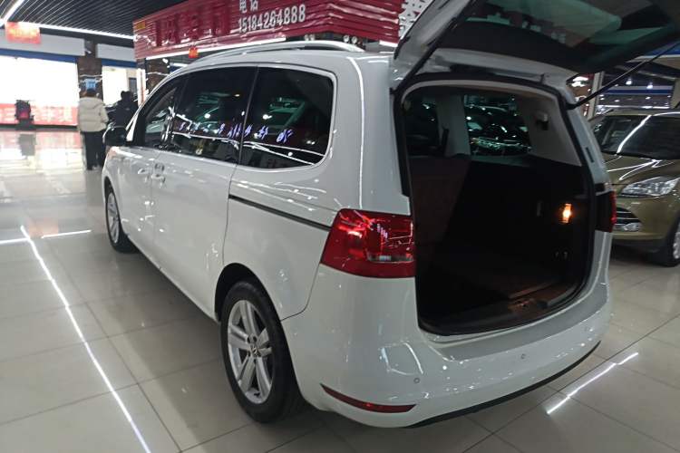 Used Volkswagen Sharan 2013 1.8TSI Comfort Model
