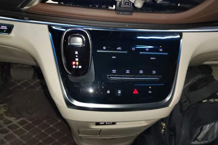 Used Buick GL8 2023 Land Executive Class Comfort Model
