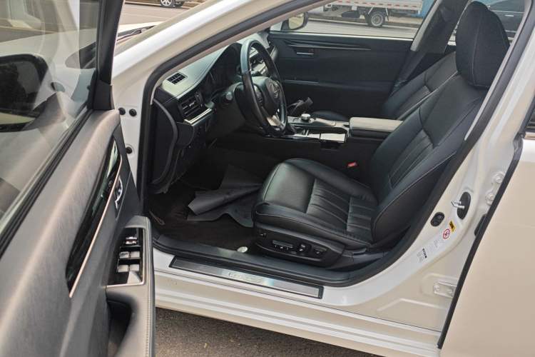 Used Lexus ES 2015 200 Elite Edition
