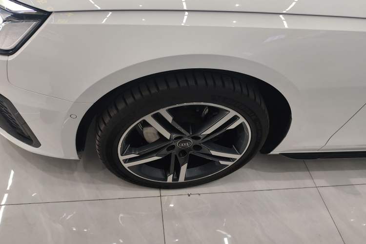 Used Audi A4L 2022 40 TFSI Luxury Dynamic Model
