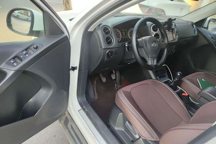 Used Volkswagen Tiguan 2015 1.4TSI Manual Two-Wheel Drive BlueMotion Edition
