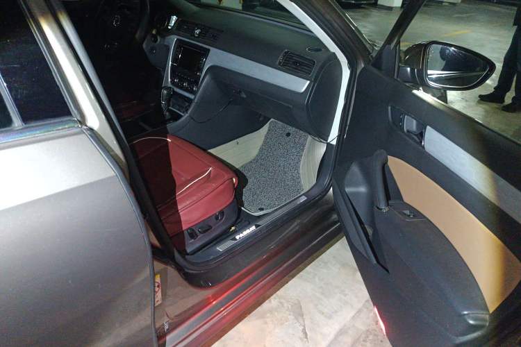 Used Volkswagen Passat 2014 1.8TSI DSG Prestige Edition
