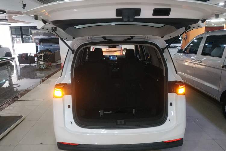 Used Wuling Jiachen 2022 1.5L Manual Enjoyment Elite Model
