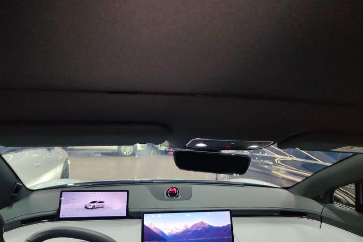 Used Hima Luxeed S7 2024 Max
