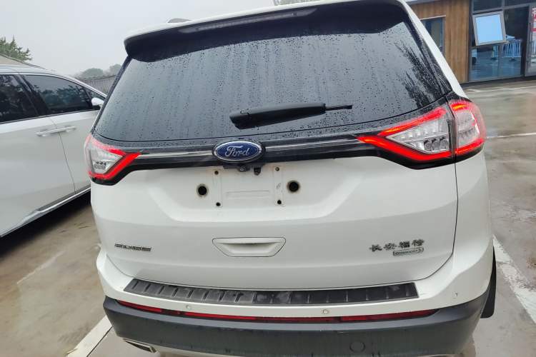 Used Ford Edge 2016 EcoBoost 245 Two-Wheel-Drive Platinum Edition 7-Seater
