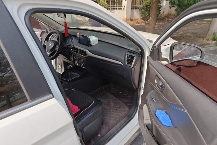 Used Dongfeng Fengon S560 2018 1.8L Manual Urban Model 7 Seats
