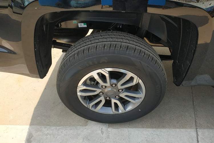 Used JMC DaDao 2024 All-Purpose Model 2.3T Diesel Automatic 4x4 Long-Wheelbase Comfort Edition