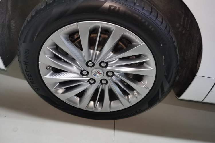 Used Buick Century 2023 2.0T Six-Seater Yinshi Edition
