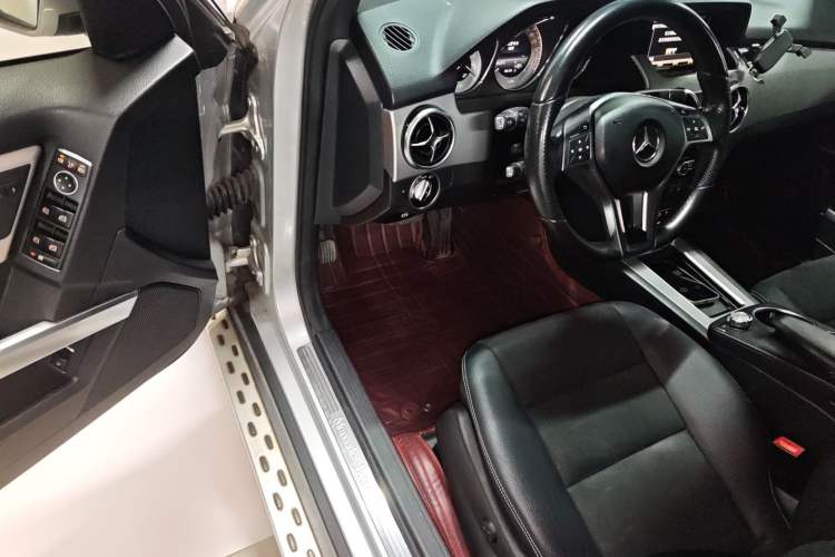 Used Mercedes-Benz GLK-Class 2015 GLK 300 4MATIC Fashion Edition Ultimate Version