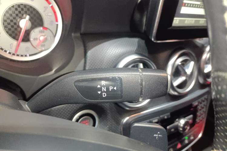 Used Mercedes-Benz A-Class 2015 A 200 Fashion Model
