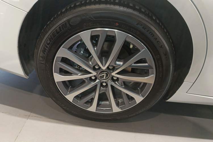 Used Lexus ES 2025 200 Premium Edition