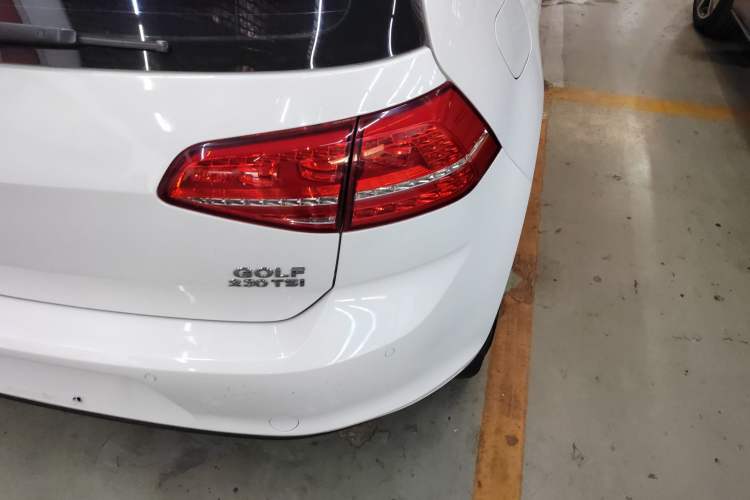 Used Volkswagen Golf 2016 230TSI Automatic Comfort Version
