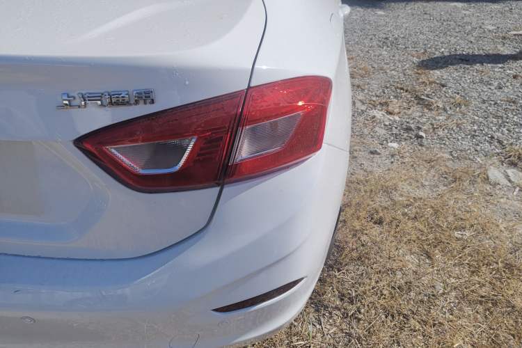 Used Chevrolet Cruze 2017 1.5L Automatic Pioneer Sunroof Edition
