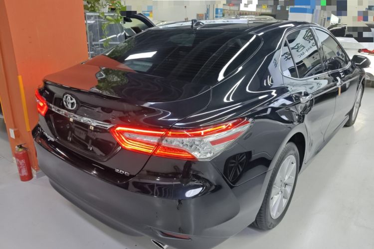 Used Toyota Camry 2021 2.0G Luxury Edition
