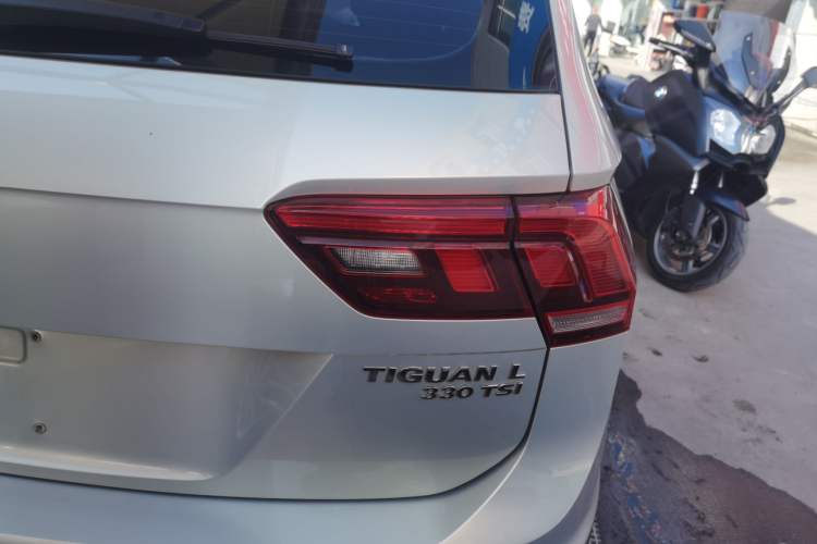 Used Volkswagen Tiguan L 2017 330TSI Automatic Two-Wheel Drive Luxury Edition
