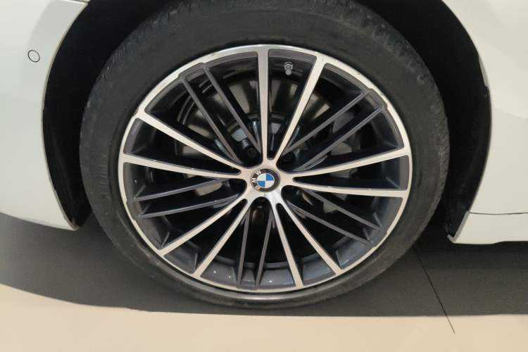 Used BMW 5 Series 2022 Restyled 530Li Leading Edition M Sport Package
