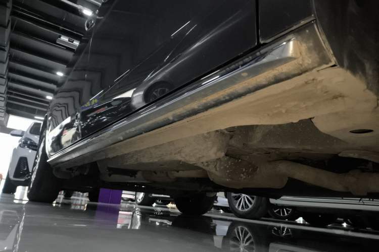 Used Buick GL8 2023 Land Executive Class Comfort Model
