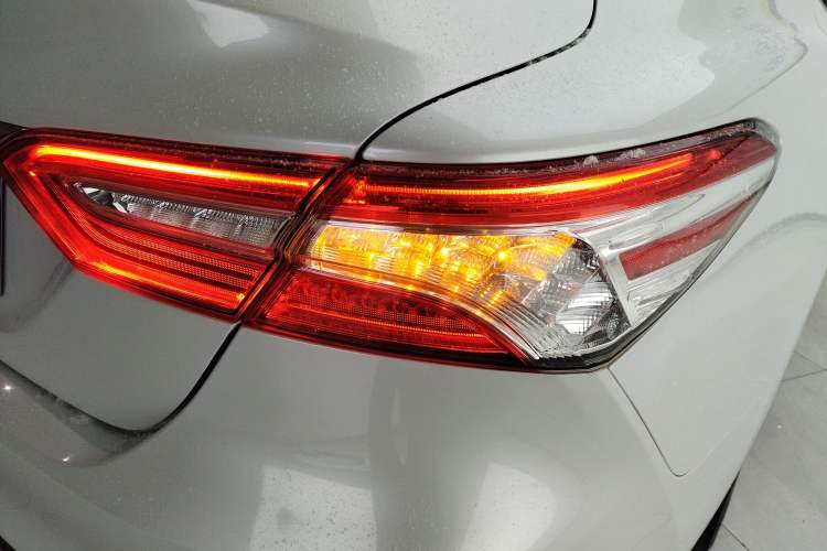 Used Toyota Camry 2021 2.0G Luxury Edition
