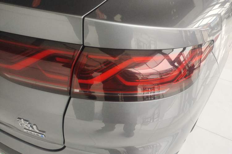 Used BYD Qin L 2025 DM-i Smart Drive 120KM Leading Model
