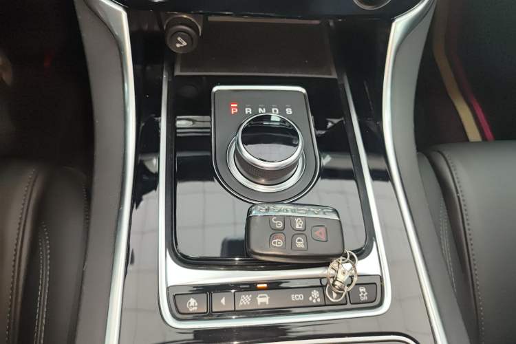 Used Jaguar XFL 2019 XFL 2.0T 200PS Two-Wheel-Drive Luxury Edition
