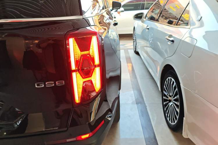 Used GAC Trumpchi GS8 2022 Linghang Series 2.0 TGDI Two-Wheel-Drive Luxury Smart Connectivity Version (7 Seats)
