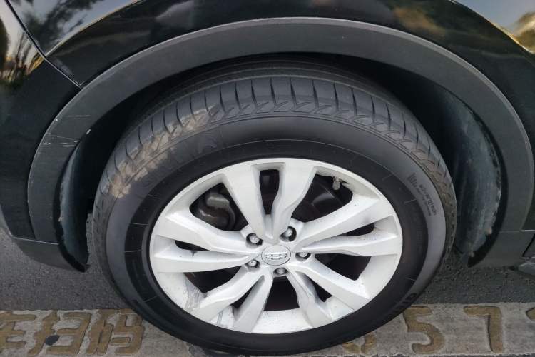 Used Geely Auto Emgrand X7 Sport 2016 2.0L Manual Smart Connect Version