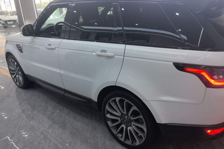 Used Land Rover Range Rover Sport 2020 3.0 L6 SE

