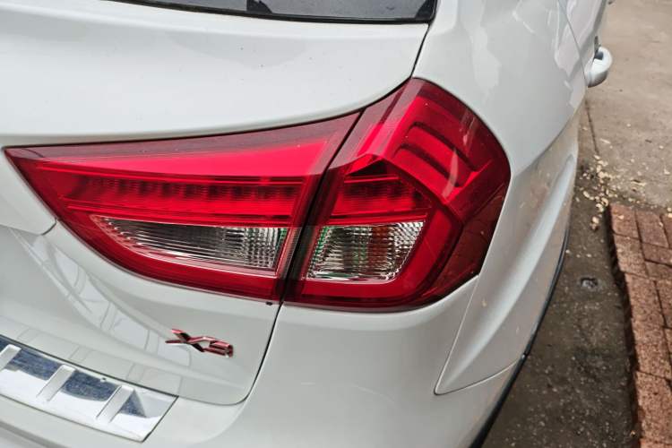 Used Geely Auto Vision X3 2017 1.5L Automatic Prestige Model
