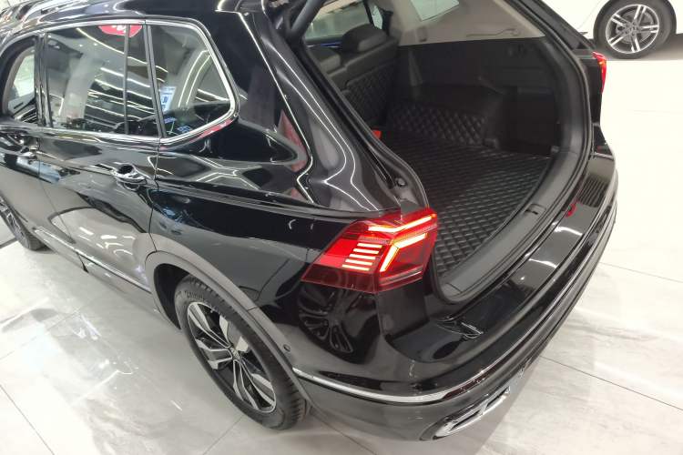 Used Volkswagen Tiguan L 2022 330TSI Automatic Two-Wheel Drive R-Line Flagship Edition
