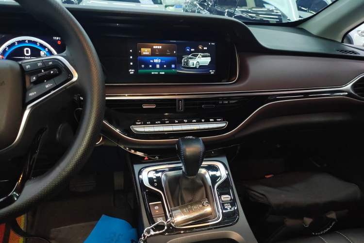 Used GAC Trumpchi M6 2021 PRO 270T Automatic Luxury Edition
