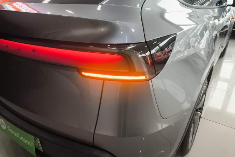 Used Tesla Model Y 2025 Rear-Wheel-Drive Version