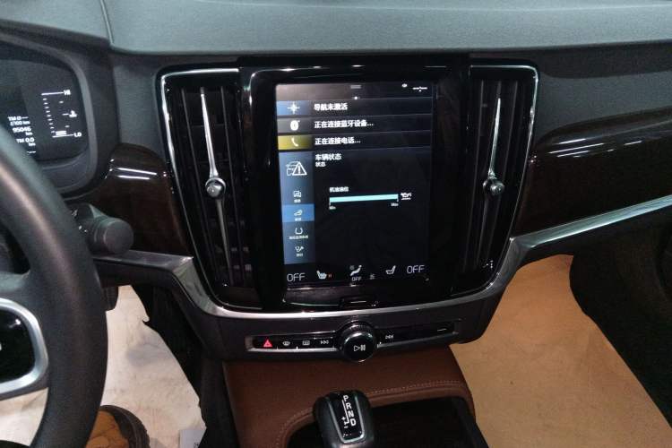 Used Volvo S90 2018 T4 Zhiyuan Edition
