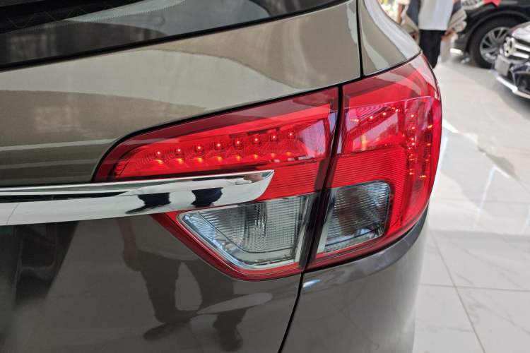 Used Buick Envision 2014 28T Four-Wheel Drive Elite Model
