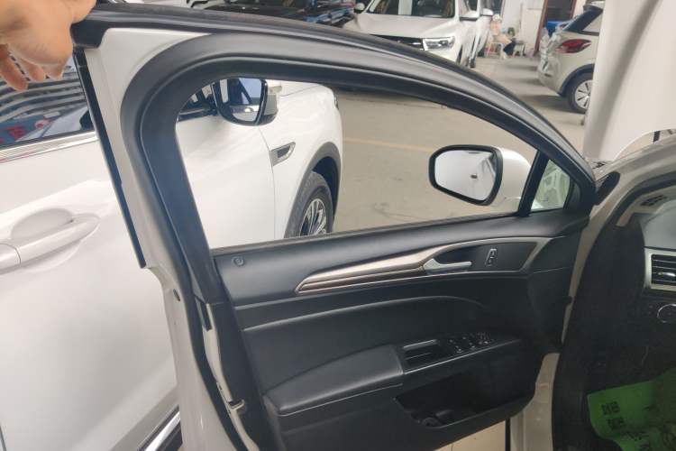 Used Ford Mondeo 2018 EcoBoost 180 Smart Control Fashion Model China VI Standard
