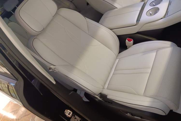 Used XPeng X9 2024 702 Ultra-Long Range Pro