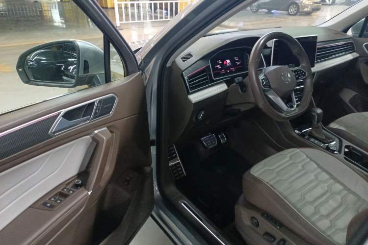 Used Volkswagen Tiguan L 2022 380TSI Automatic All-Wheel Drive R-Line Flagship 7-Seater